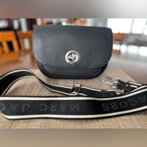 Marc Jacobs Black Crossbody Leather Bag with Logo Strap